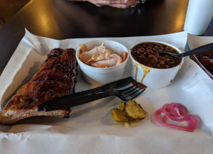 ribs and baked beans from Que 49