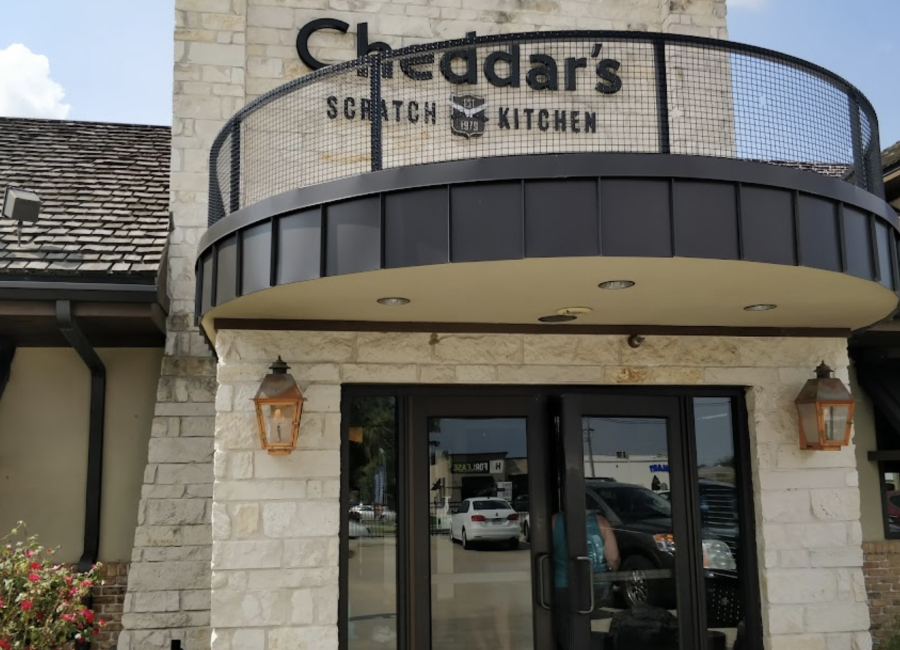 front facade of Cheddar's Scratch Kitchen
